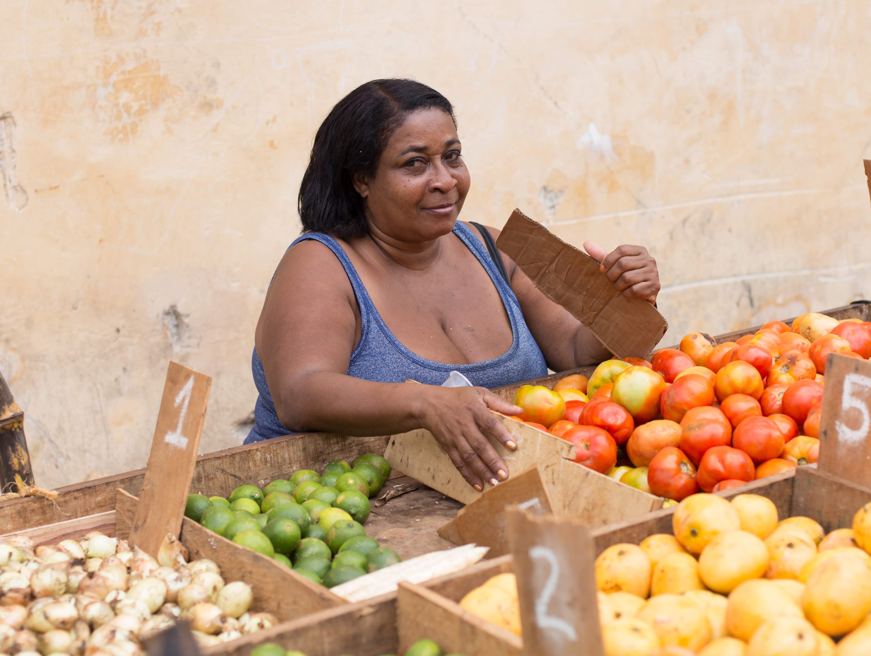 Cuban souvenirs on a market stall, including Che Guevara